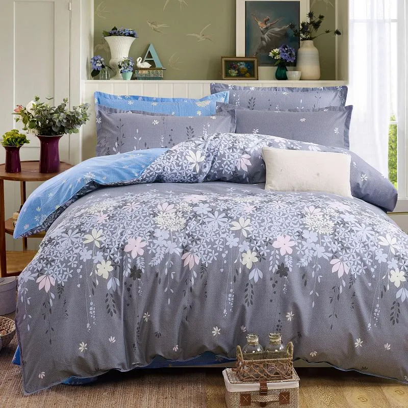 Avocado Classic Bedding Set