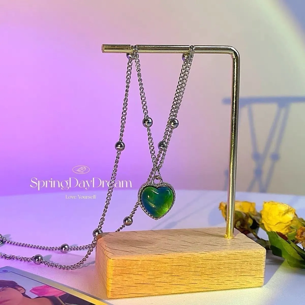 BUY 1 GET 1 FREEColor changing mood bracelet