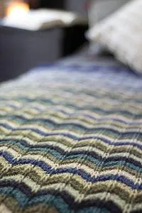 Colorbloom Afghan Deluxe Worsted SMALL