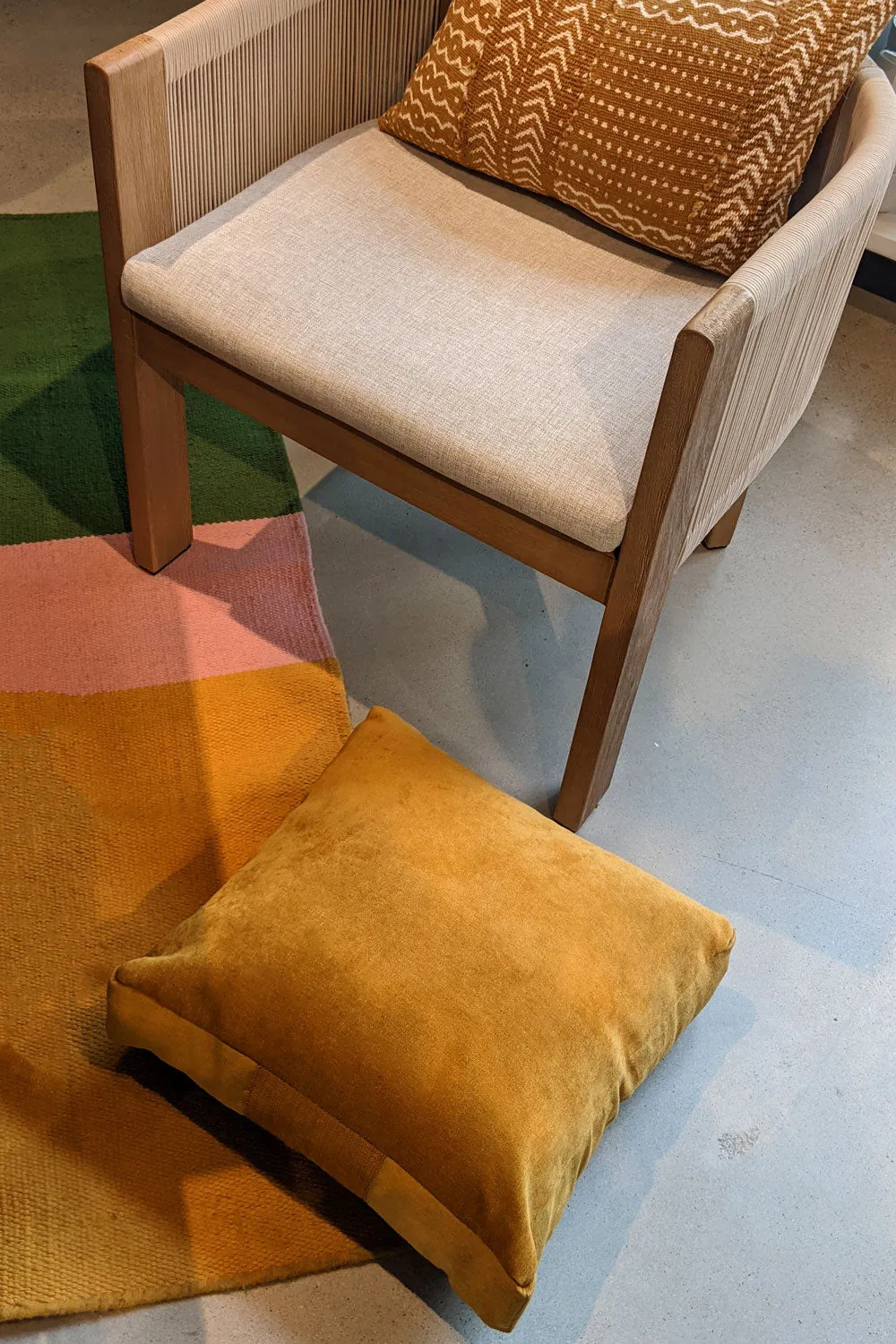 HAMSA VELVET FLOOR PILLOW