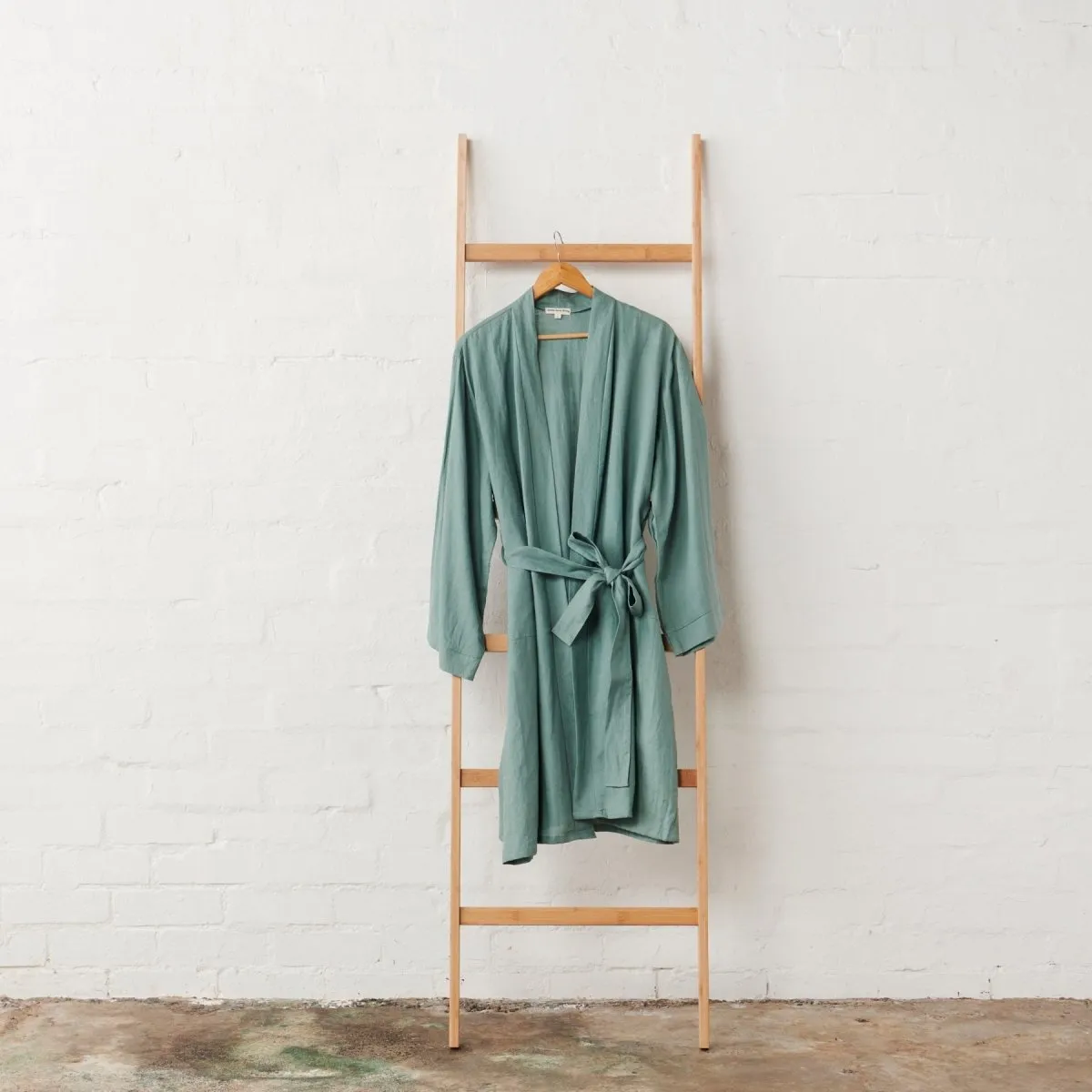 Linen Bathrobe & Hydy Gift Box